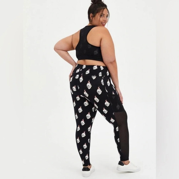 Torrid Performance Core Mesh Side Inset Active Legging Skulls Fire Plus Size 1X - Picture 1 of 8